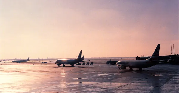 Kody IATA - co oznaczają kody lotnisk, kto je nadaje i w jakim celu?