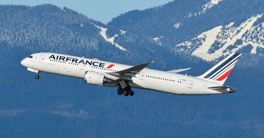 Problemy w Air France - pracownicy francuskich linii zapowiadają strajk w okresie świątecznym