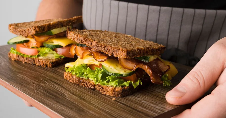 Este posibil să transporți alimente în avion? Regulile privind transportul alimentelor cu avionul