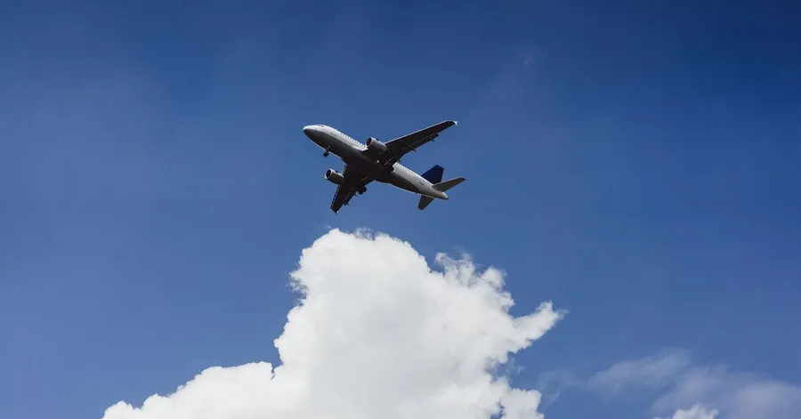 Ile samolotów lata dziennie na świecie? Latanie samolotem w liczbach