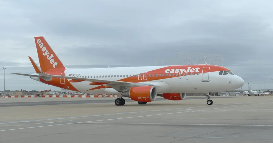 Koniec z odprawą - linie lotnicze easyJet odbiorą bagaż spod Twoich drzwi