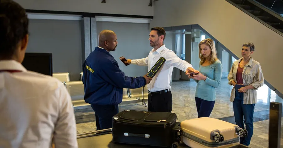 Kontrola bezpieczeństwa na lotnisku - jak sprawnie przejść kontrolę bezpieczeństwa?