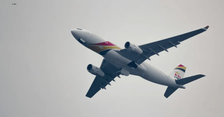 Linie lotnicze Air Belgium wstrzymują loty pasażerskie od października - co to oznacza dla pasażerów?