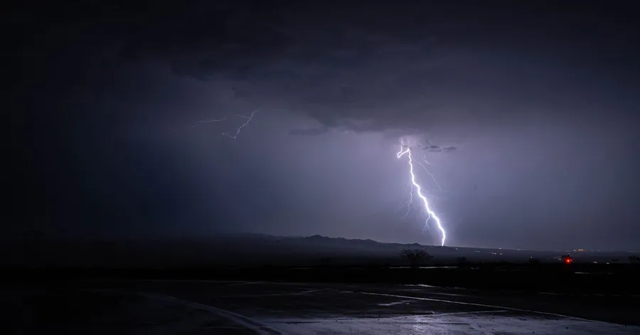 Orkan Pia i odwołane loty na lotnisku w Amsterdamie
