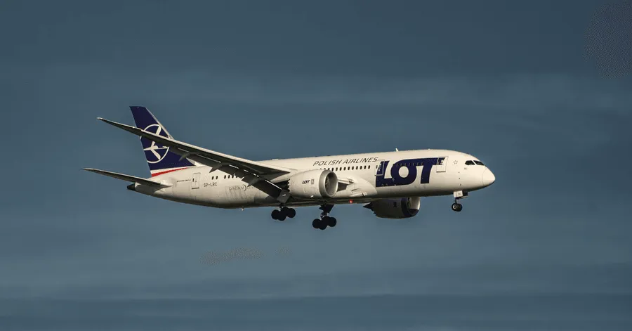 PLL LOT wprowadzają płatności odroczone. Leć teraz, zapłać później