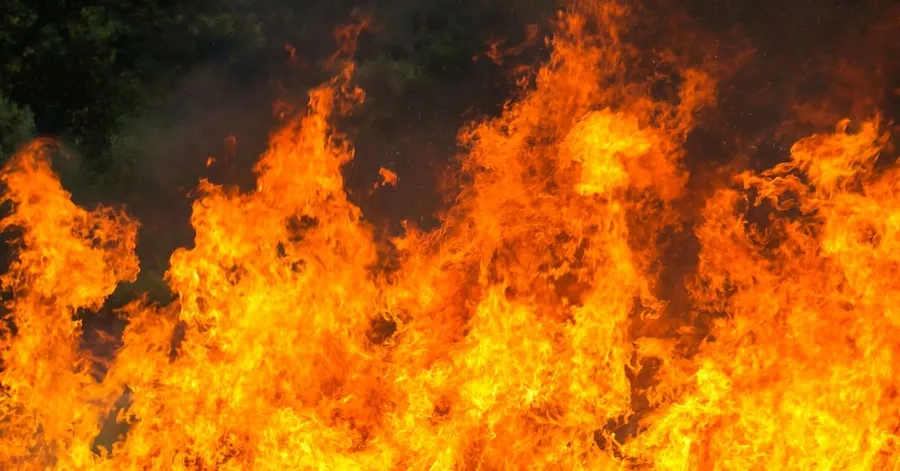 Pożary w Grecji, a odwołane loty - czy pasażerom należy się odszkodowanie?