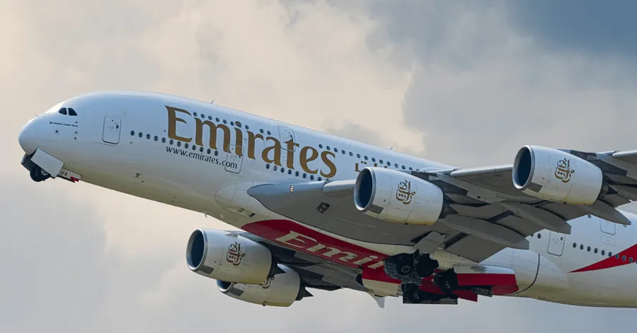 Problemy Emirates w Dubaju - powódź sparaliżowała pracę linii