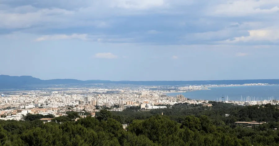 Problemy na Majorce w środku sezonu. Trwają strajki na lotnisku Palma de Mallorca