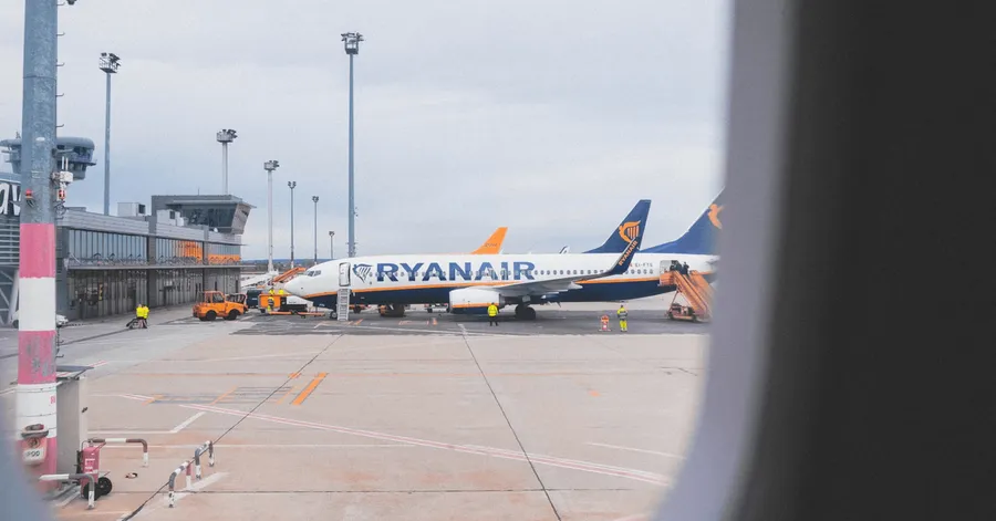 Ryanair odleciał bez 89 osób. Pasażerowie utknęli w kolejkach na lotnisku
