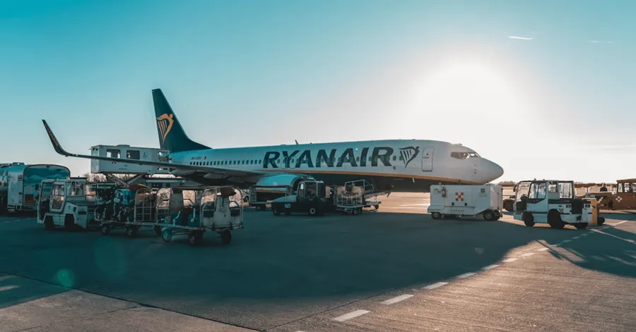 Ryanair wycofuje się z trzech lotnisk we Francji. Co to oznacza dla podróżnych?