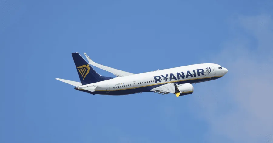 Ryanair wygrywa w sądzie z agresywnym pasażerem. Mężczyzna musi zapłacić niemal 14 tys. zł grzywny
