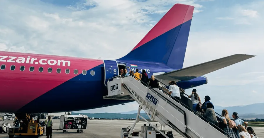 Wizz Air testuje nowy, elektroniczny sizer na bagaż podręczny