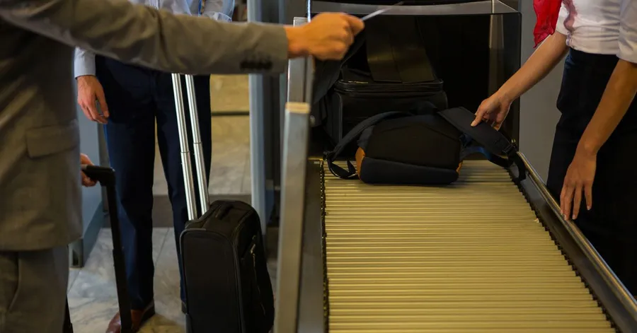 Zmiany na lotnisku w Poznaniu. Koniec z wyjmowaniem płynów i elektroniki